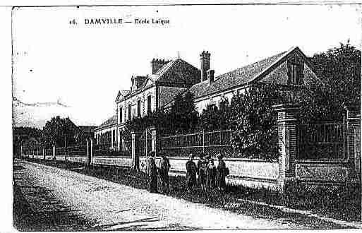 Ville de DAMVILLE Carte postale ancienne