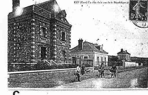 Ville de EZYSUREURE Carte postale ancienne