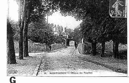 Ville de MONTGERON Carte postale ancienne