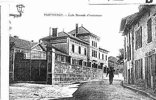 Ville de PARTHENAY Carte postale ancienne