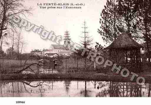 Ville de FERTEALAIS(LA), carte postale ancienne