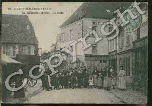 Ville de NEAUPHLELECHATEAU, carte postale ancienne