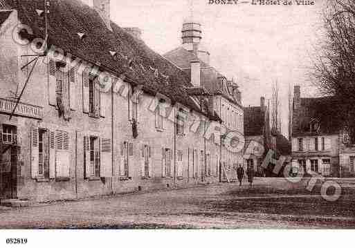 Ville de DONZY, carte postale ancienne