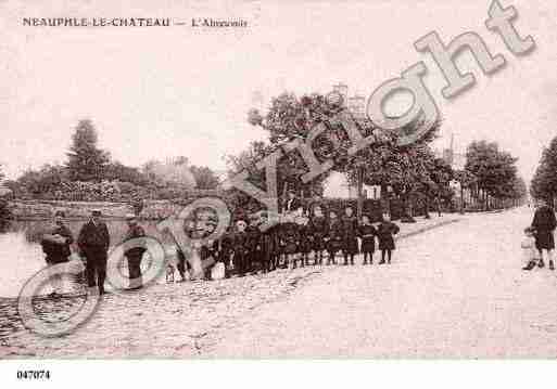 Ville de NEAUPHLELECHATEAU, carte postale ancienne