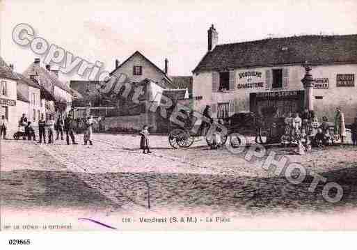 Ville de VENDREST, carte postale ancienne