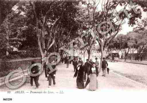 Ville de ARLES, carte postale ancienne