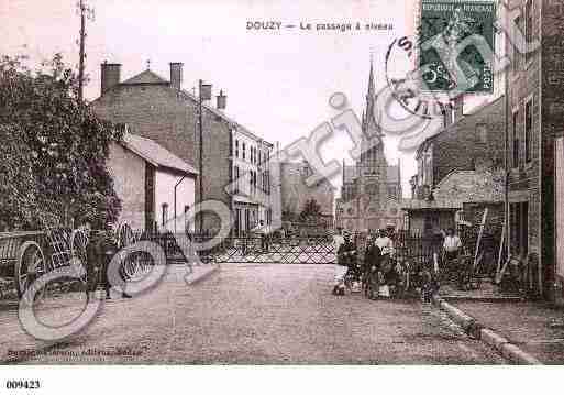 Ville de DOUZY, carte postale ancienne